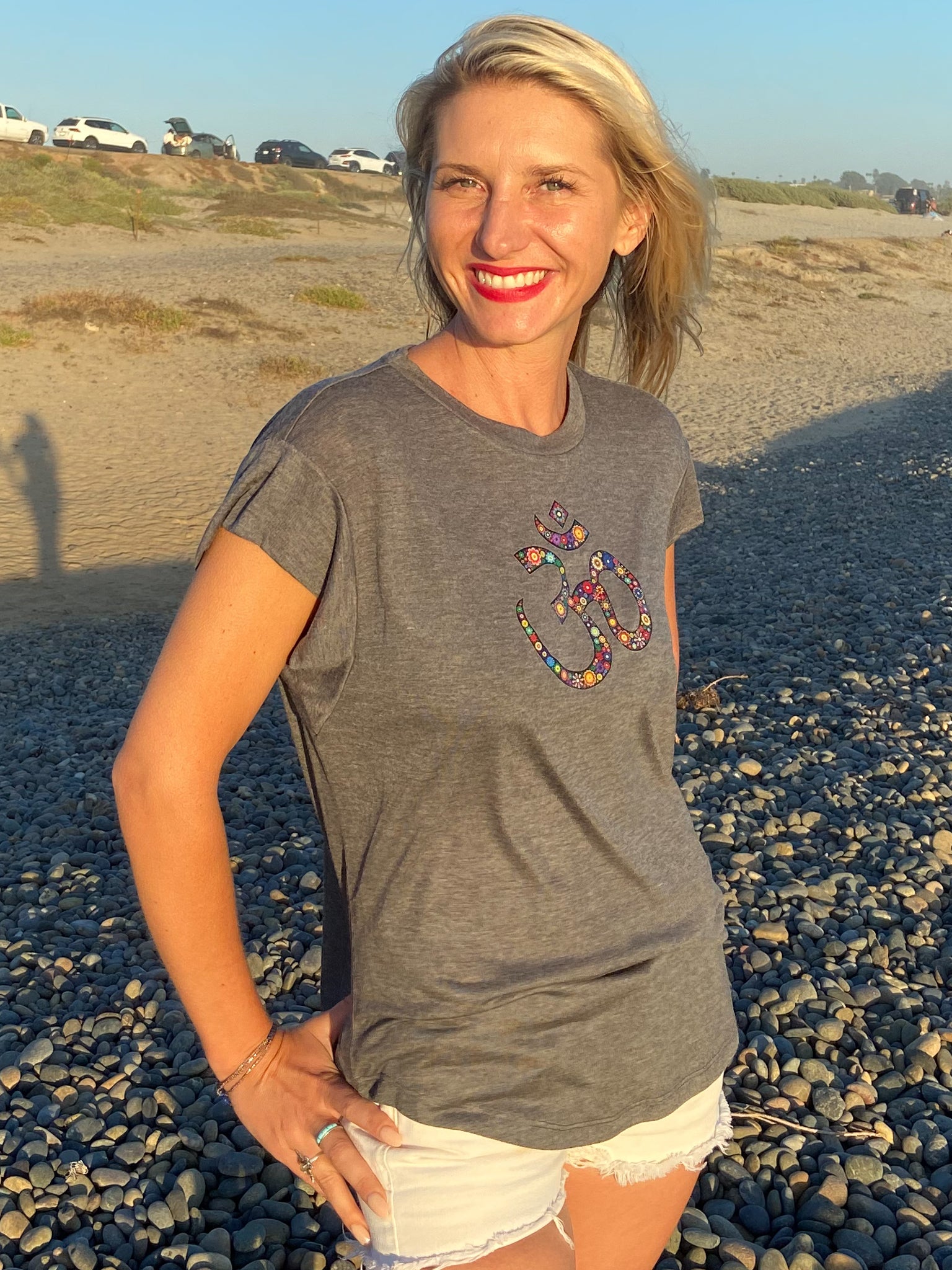 Black Flower Om Hi-Lo Scallop Tee - Third Eye Threads