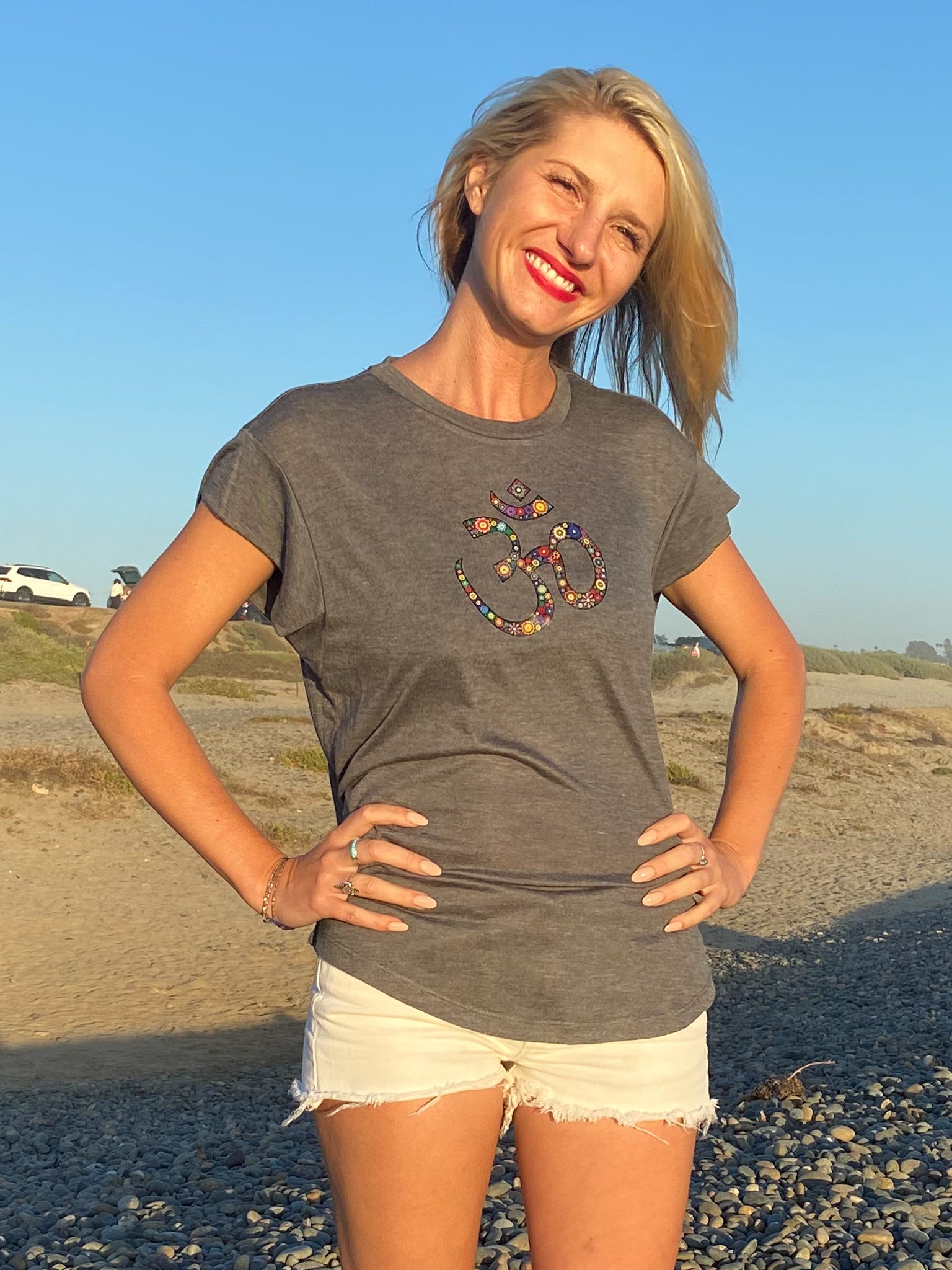 Black Flower Om Hi-Lo Scallop Tee - Third Eye Threads